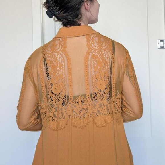 Goldenrod lace button up blouse - Picture 3 of 4